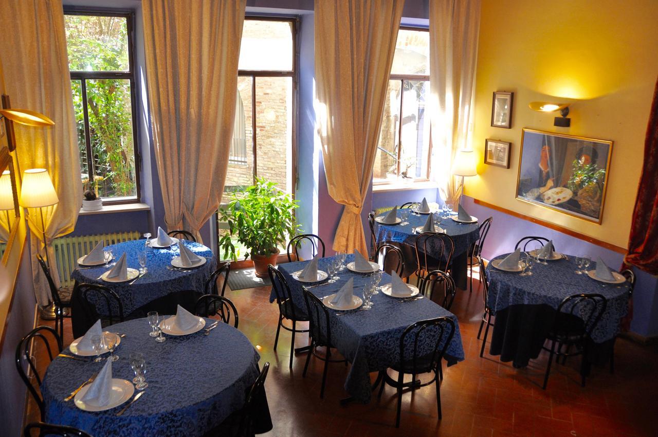 Il Cortegiano Hotel Урбино Екстериор снимка