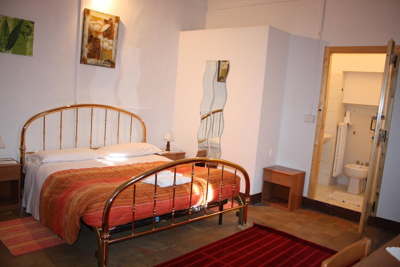 Il Cortegiano Hotel Урбино Екстериор снимка